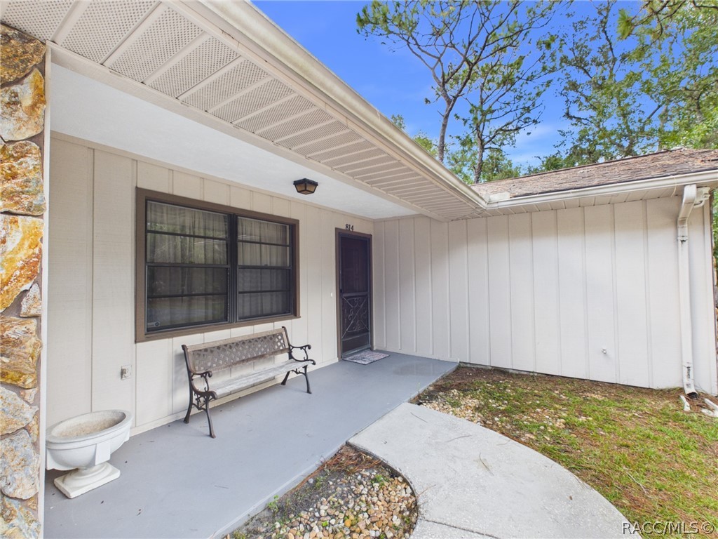 814 N Dunkenfield Avenue, Crystal River, FL 34429