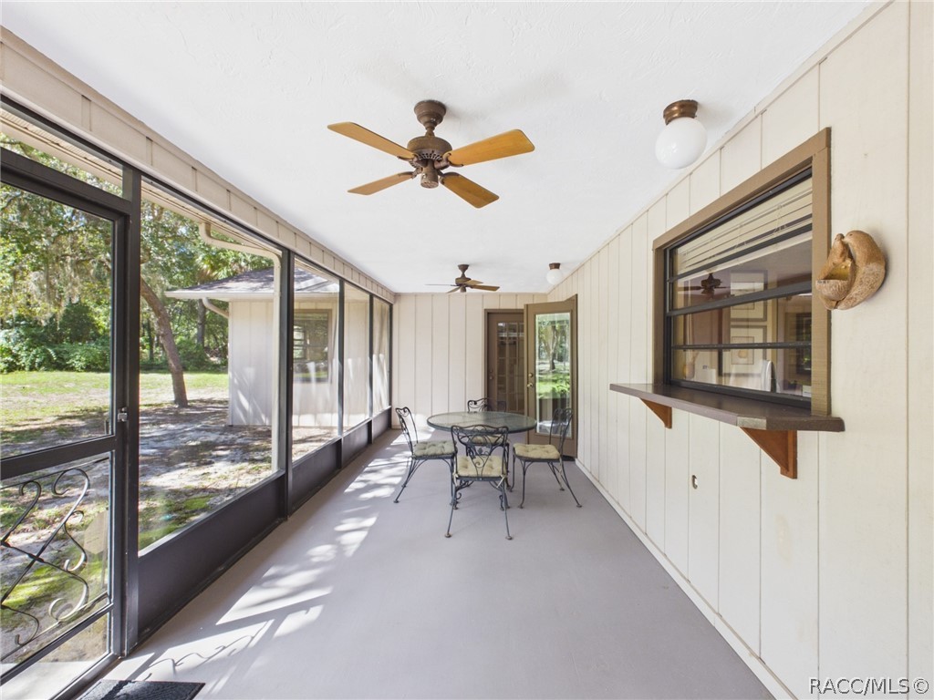 814 N Dunkenfield Avenue, Crystal River, FL 34429