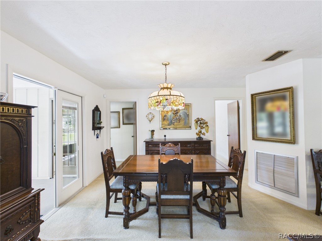 814 N Dunkenfield Avenue, Crystal River, FL 34429