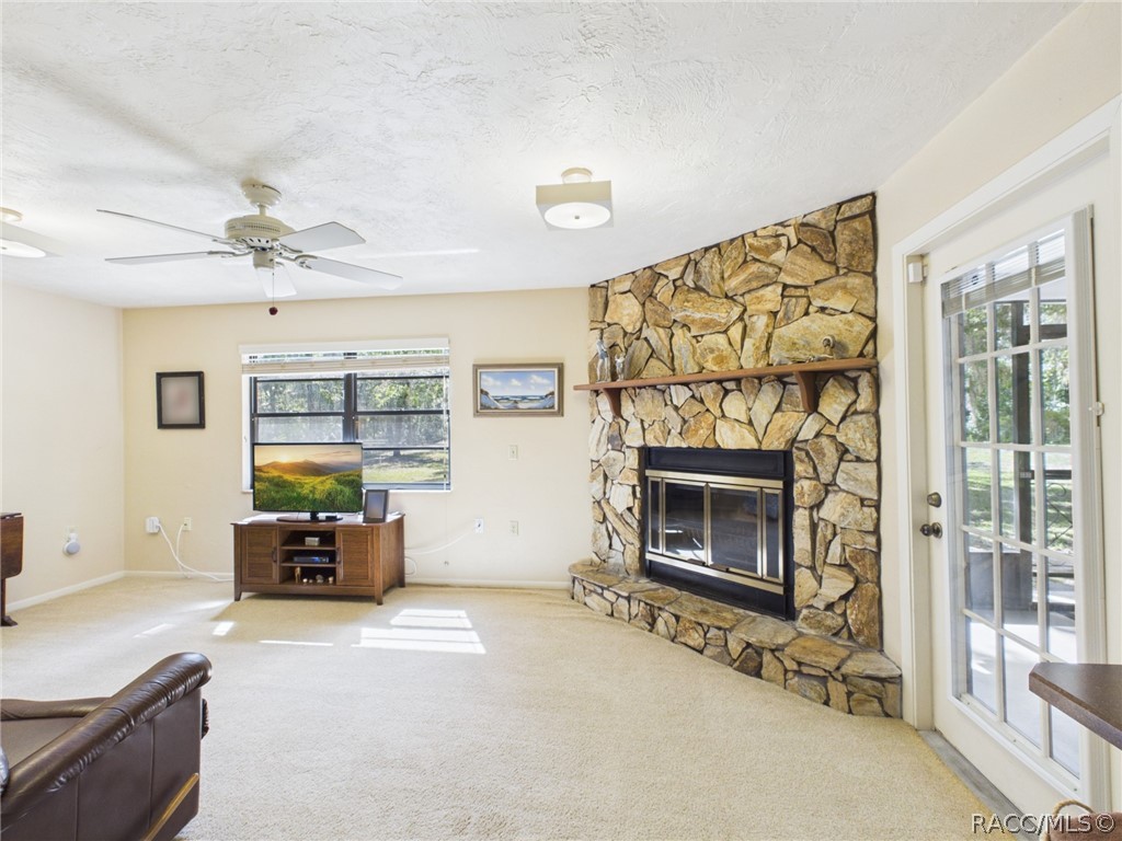814 N Dunkenfield Avenue, Crystal River, FL 34429