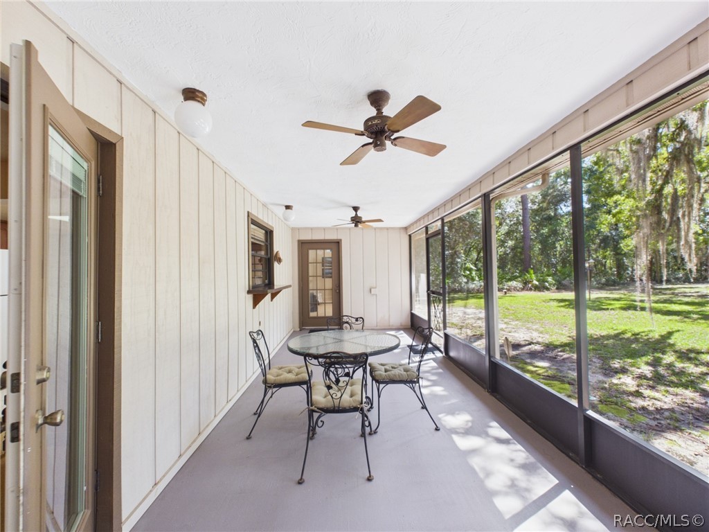 814 N Dunkenfield Avenue, Crystal River, FL 34429