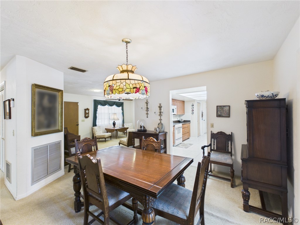 814 N Dunkenfield Avenue, Crystal River, FL 34429