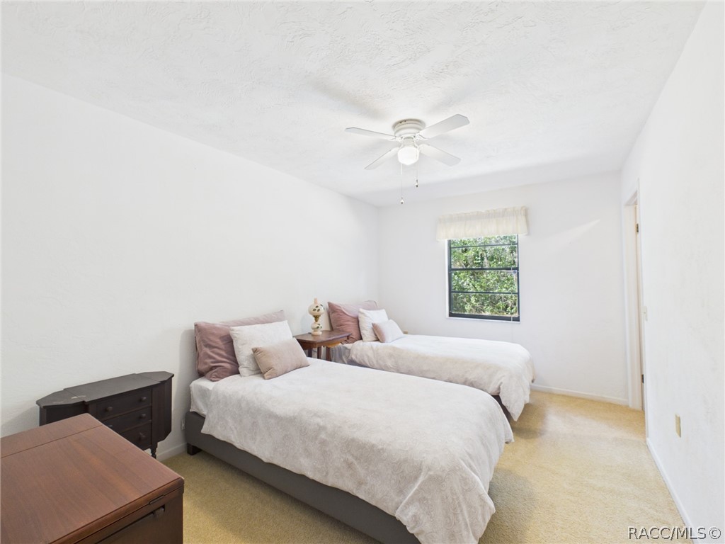 814 N Dunkenfield Avenue, Crystal River, FL 34429