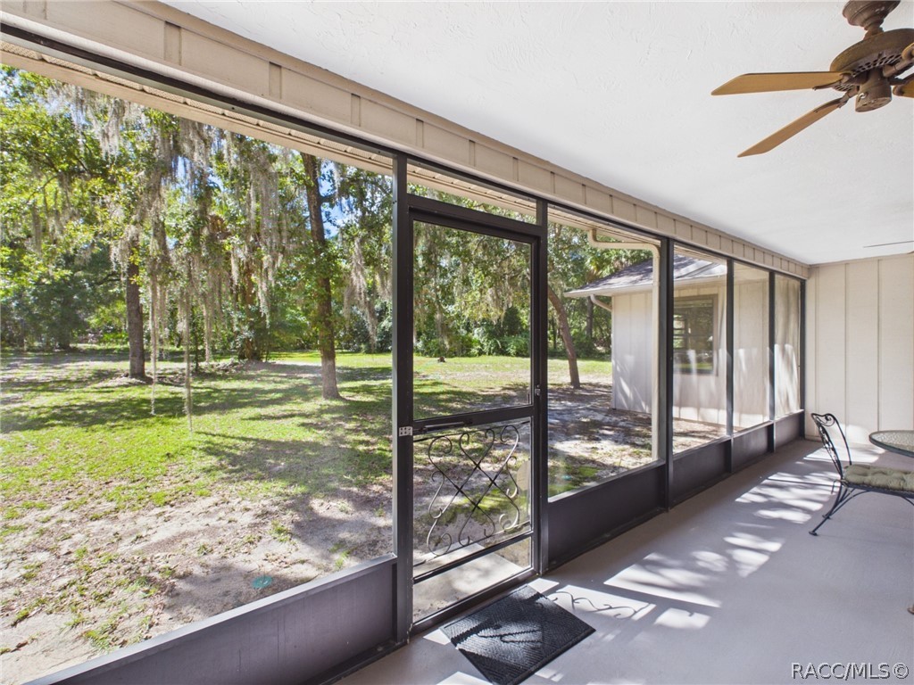 814 N Dunkenfield Avenue, Crystal River, FL 34429