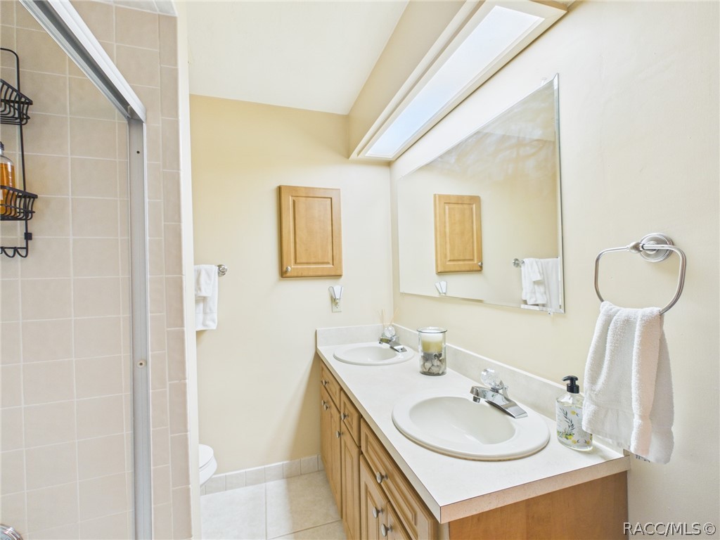 814 N Dunkenfield Avenue, Crystal River, FL 34429