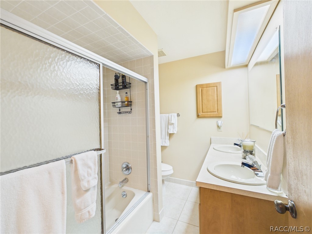 814 N Dunkenfield Avenue, Crystal River, FL 34429