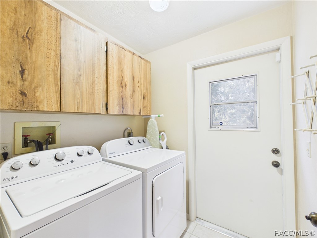 814 N Dunkenfield Avenue, Crystal River, FL 34429