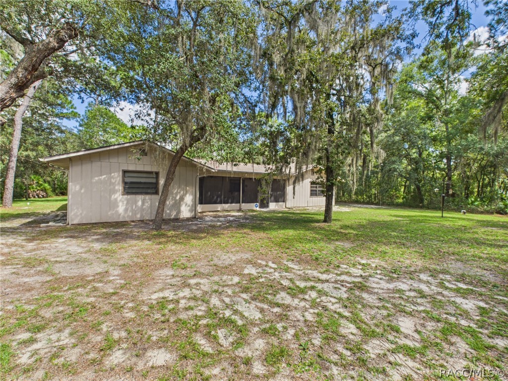 814 N Dunkenfield Avenue, Crystal River, FL 34429