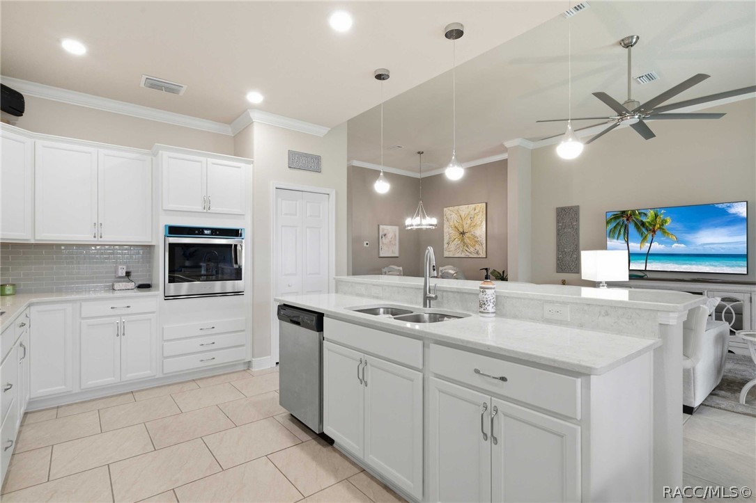 1892 W Nicole Drive, Lecanto, FL 34461