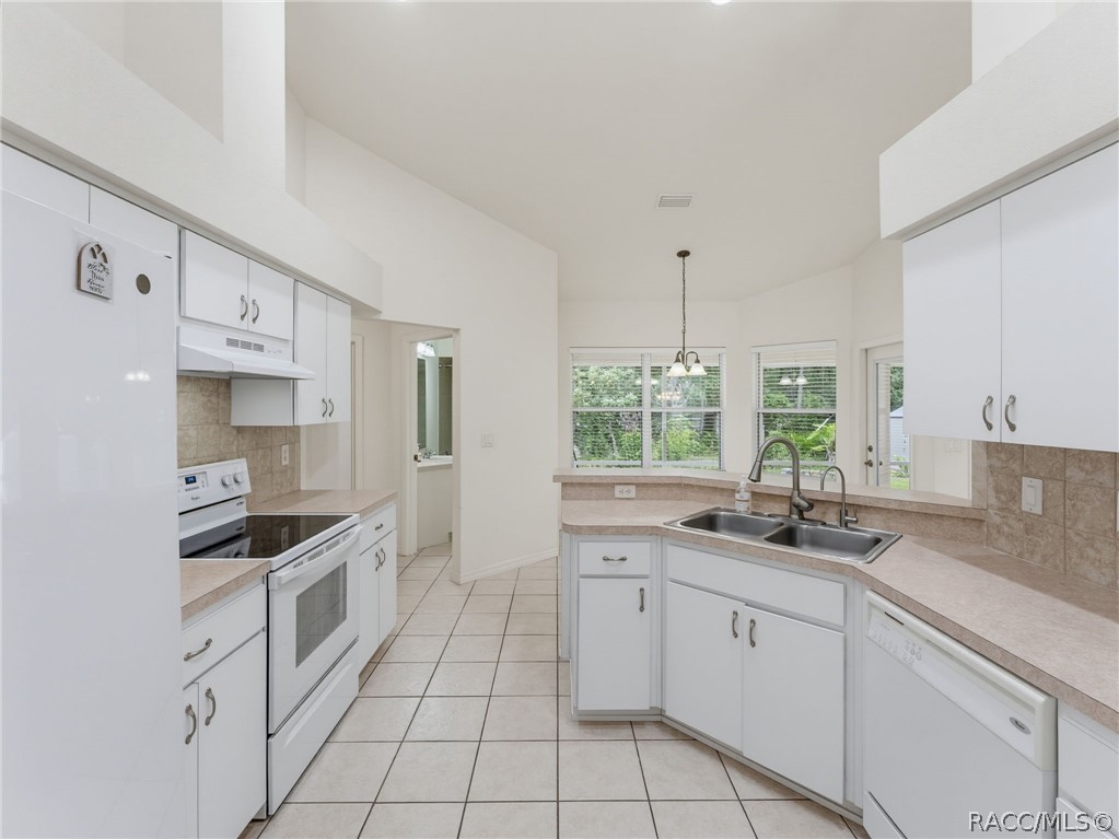 9700 N Kendall Way, Citrus Springs, FL 34434