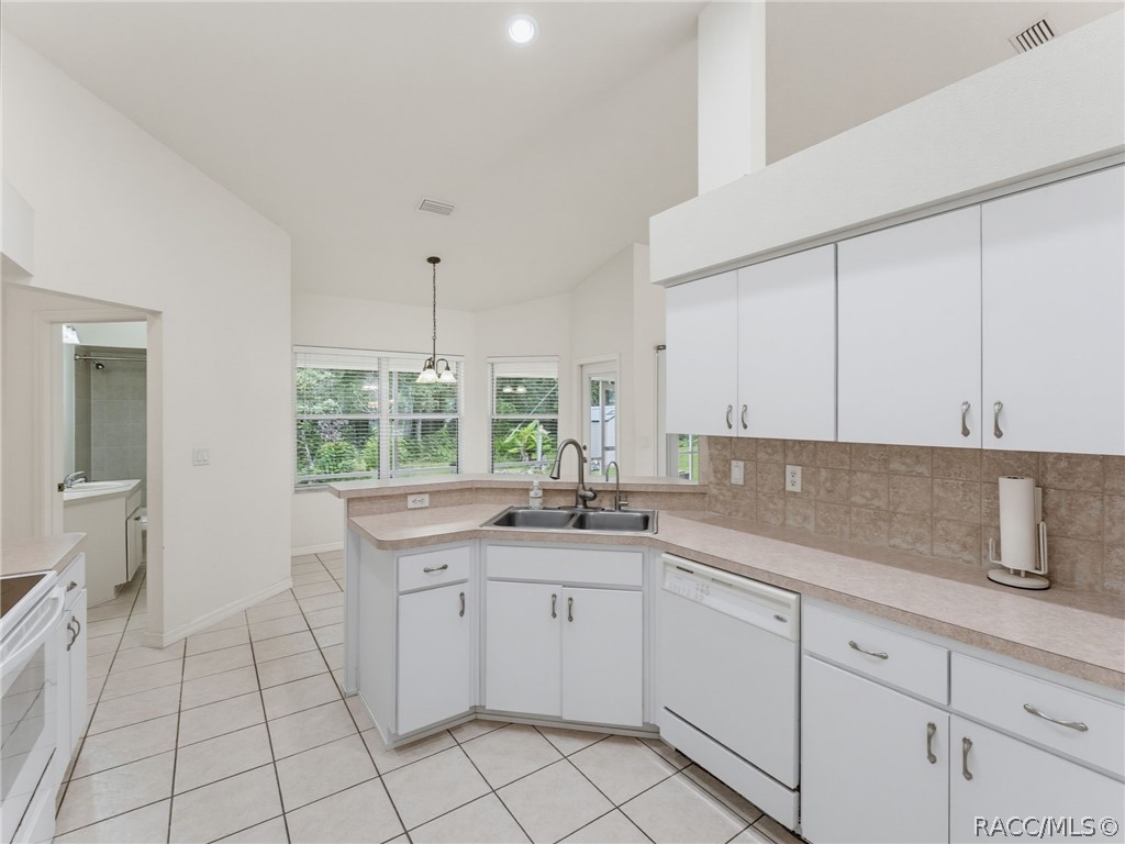 9700 N Kendall Way, Citrus Springs, FL 34434