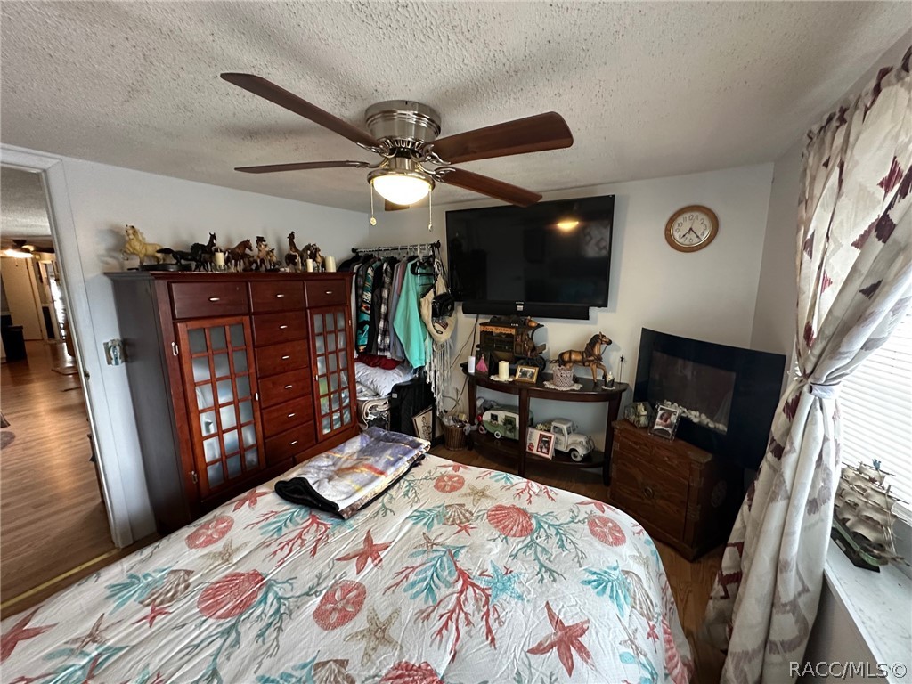 Guest bedroom