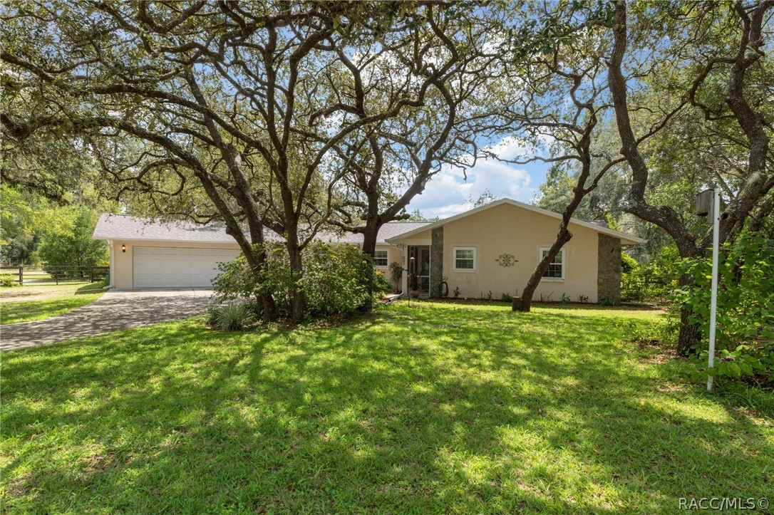 6310 W Corral Place, Beverly Hills, FL 34465 6310 W Corral Place, Beverly Hills, FL 34465