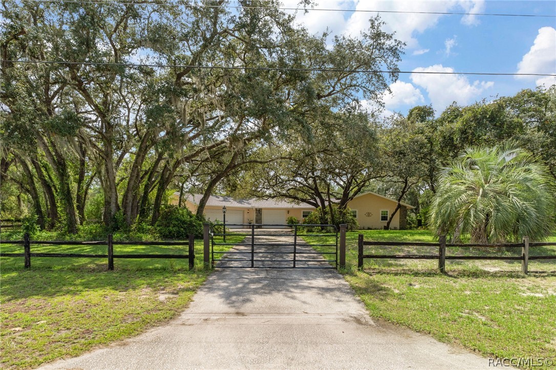 6310 W Corral Place, Beverly Hills, FL 34465 6310 W Corral Place, Beverly Hills, FL 34465