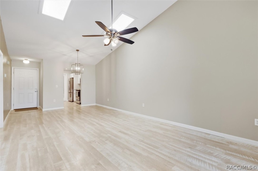 Light & bright living spaces