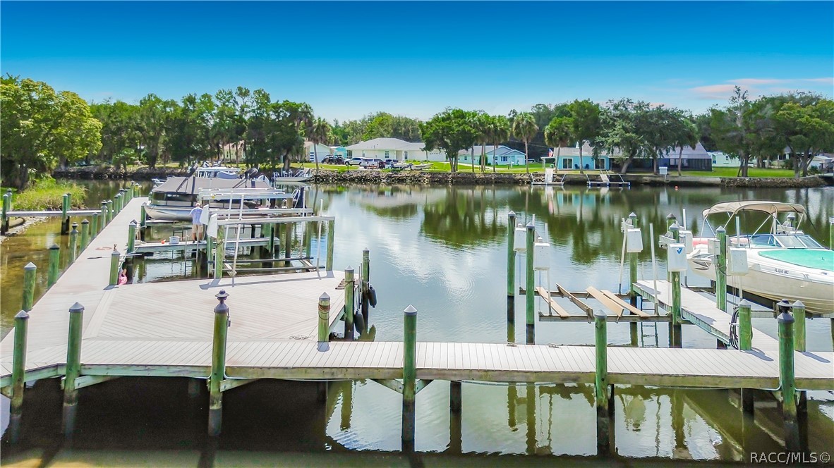 11059 W Harbor Watch Loop, Crystal River, FL 34428
