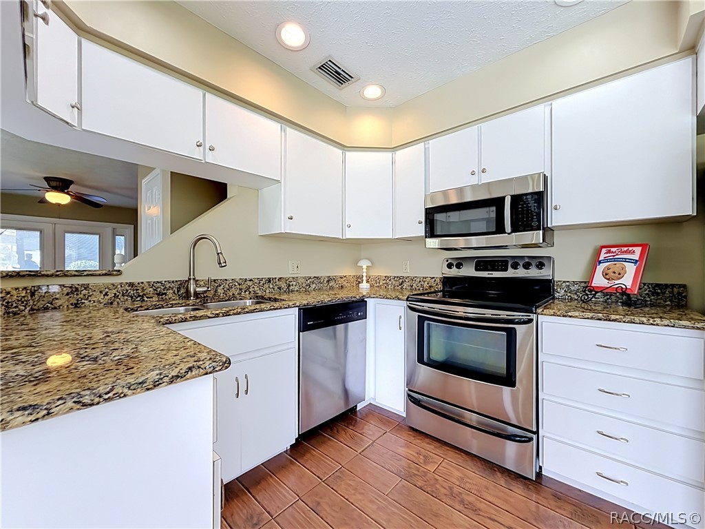 11059 W Harbor Watch Loop, Crystal River, FL 34428