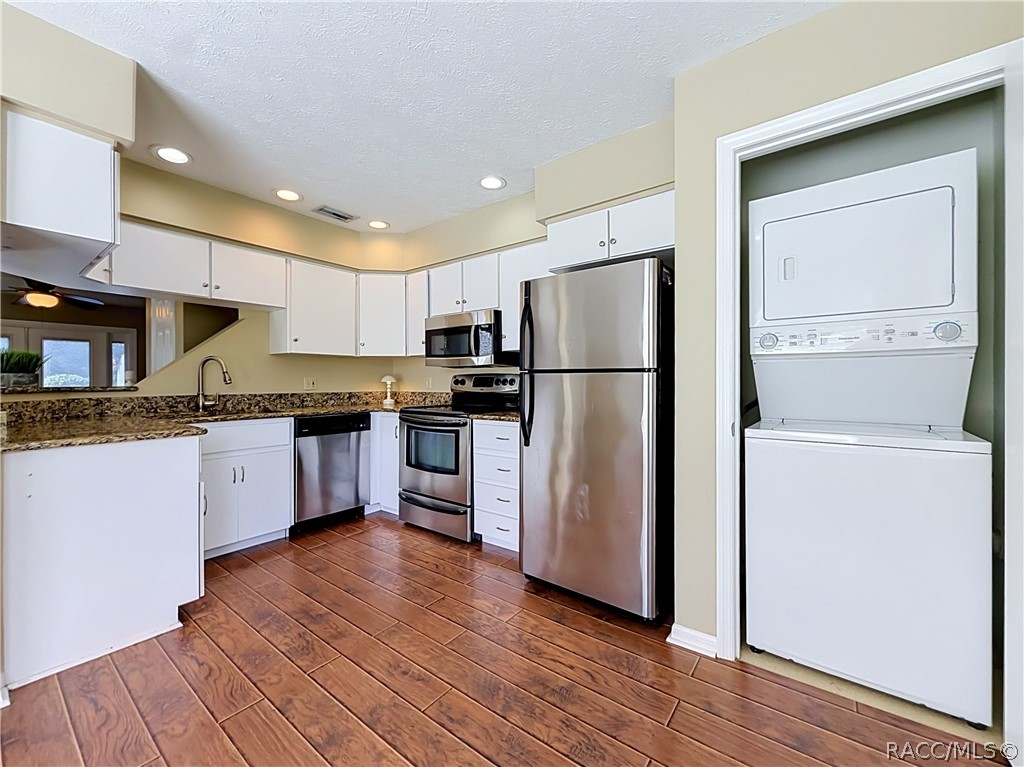 11059 W Harbor Watch Loop, Crystal River, FL 34428