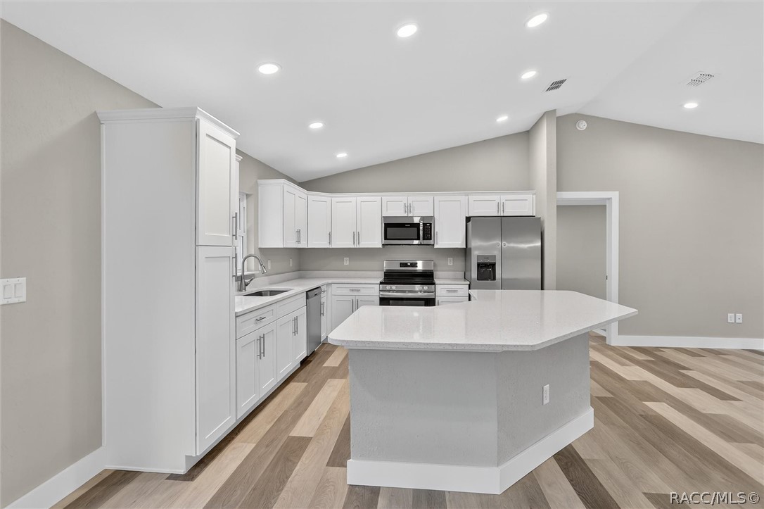 1516 W Pringle Place, Citrus Springs, FL 34434