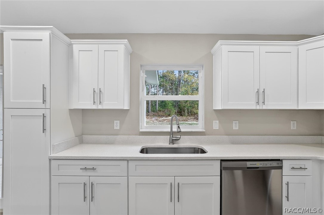 1516 W Pringle Place, Citrus Springs, FL 34434