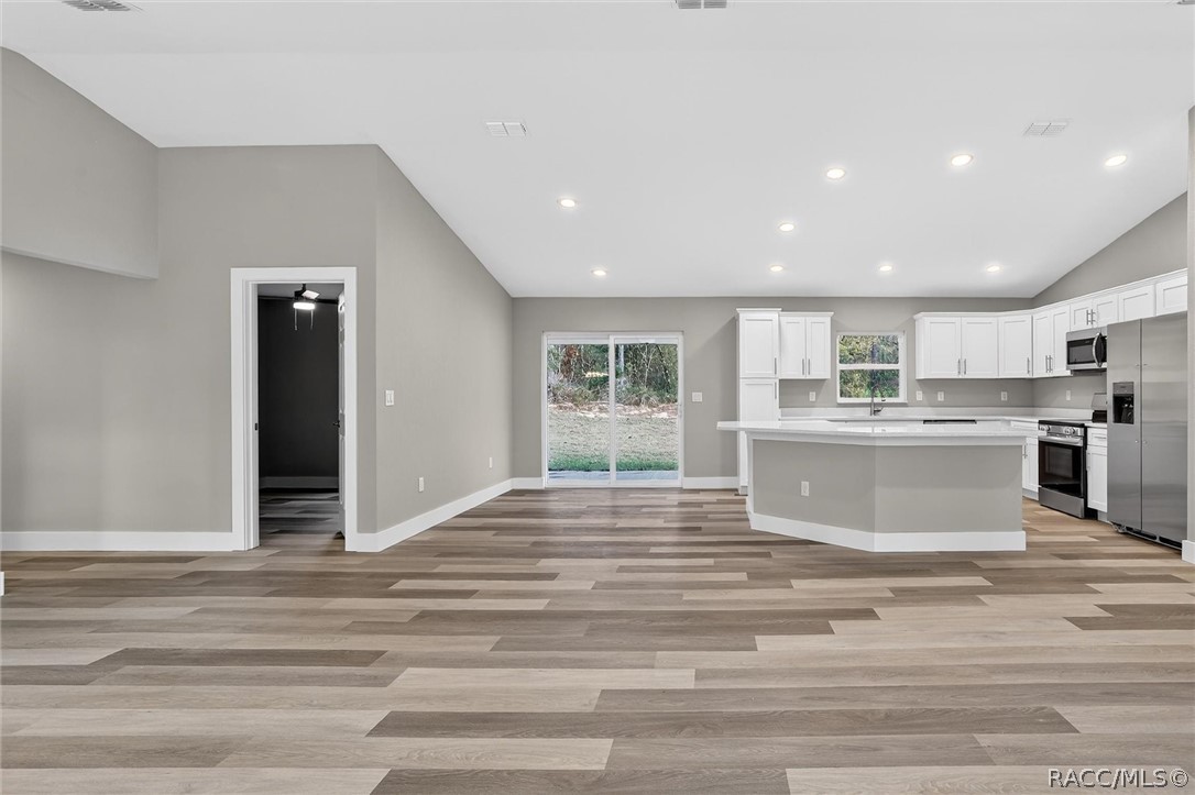 1516 W Pringle Place, Citrus Springs, FL 34434