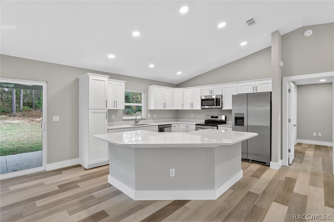 1516 W Pringle Place, Citrus Springs, FL 34434