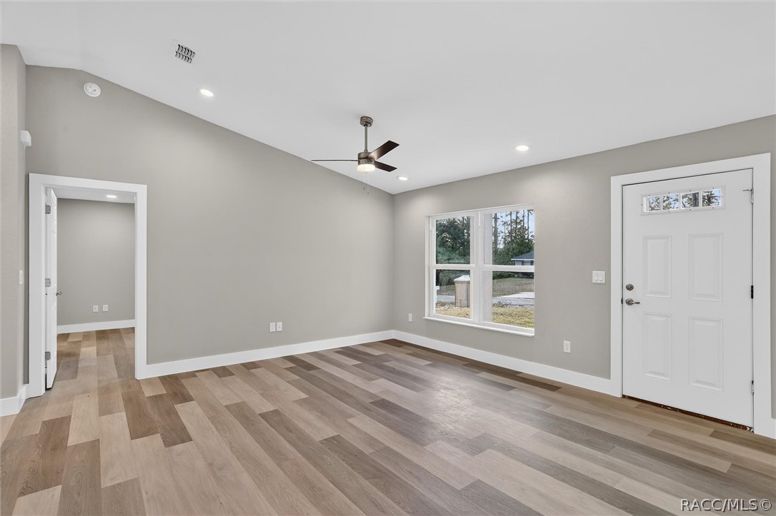 1516 W Pringle Place, Citrus Springs, FL 34434