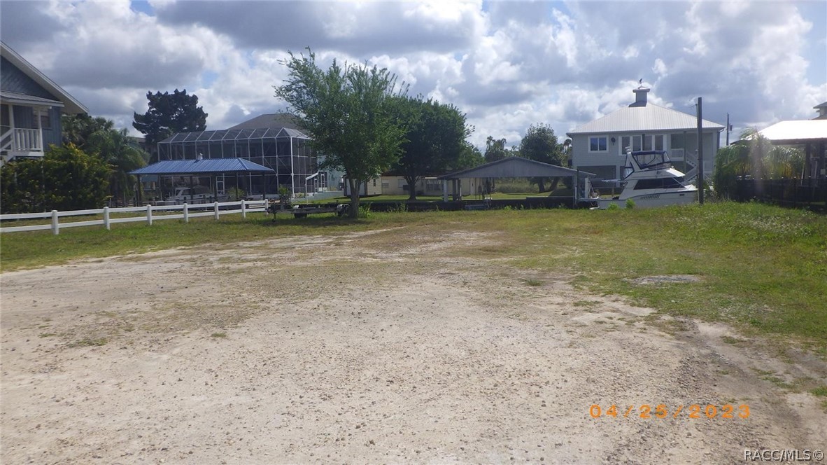 1383 NW 20th Avenue, Crystal River, FL 34428