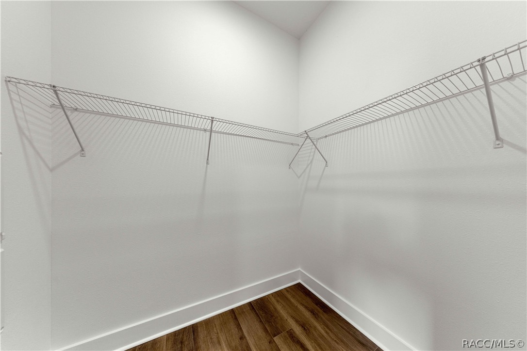 ENSUITE CLOSET