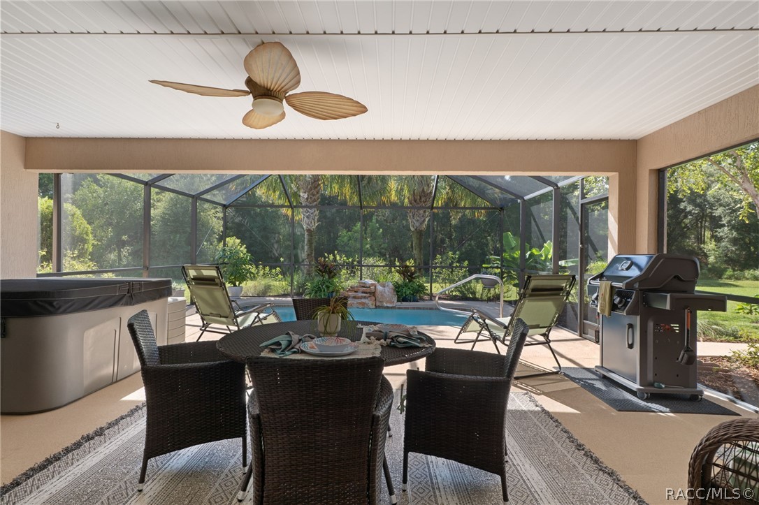 11845 N Bluff Cove Path, Dunnellon, FL 34434