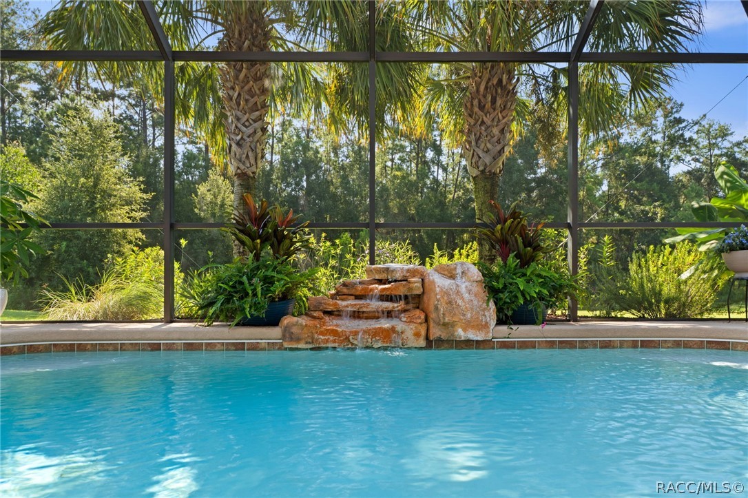 11845 N Bluff Cove Path, Dunnellon, FL 34434