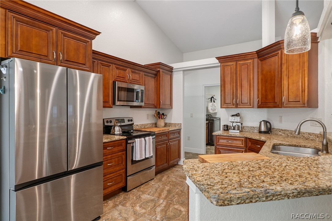 11845 N Bluff Cove Path, Dunnellon, FL 34434