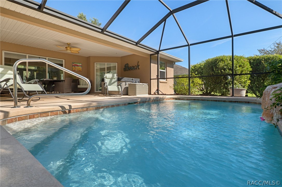 11845 N Bluff Cove Path, Dunnellon, FL 34434