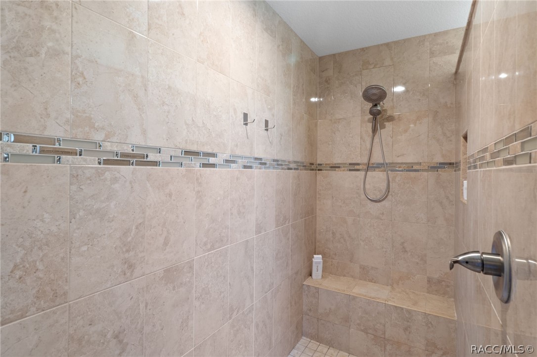 11845 N Bluff Cove Path, Dunnellon, FL 34434
