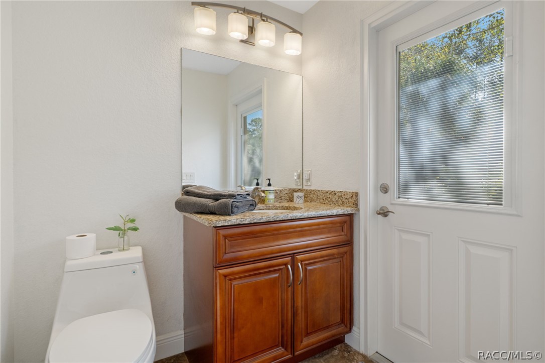 11845 N Bluff Cove Path, Dunnellon, FL 34434