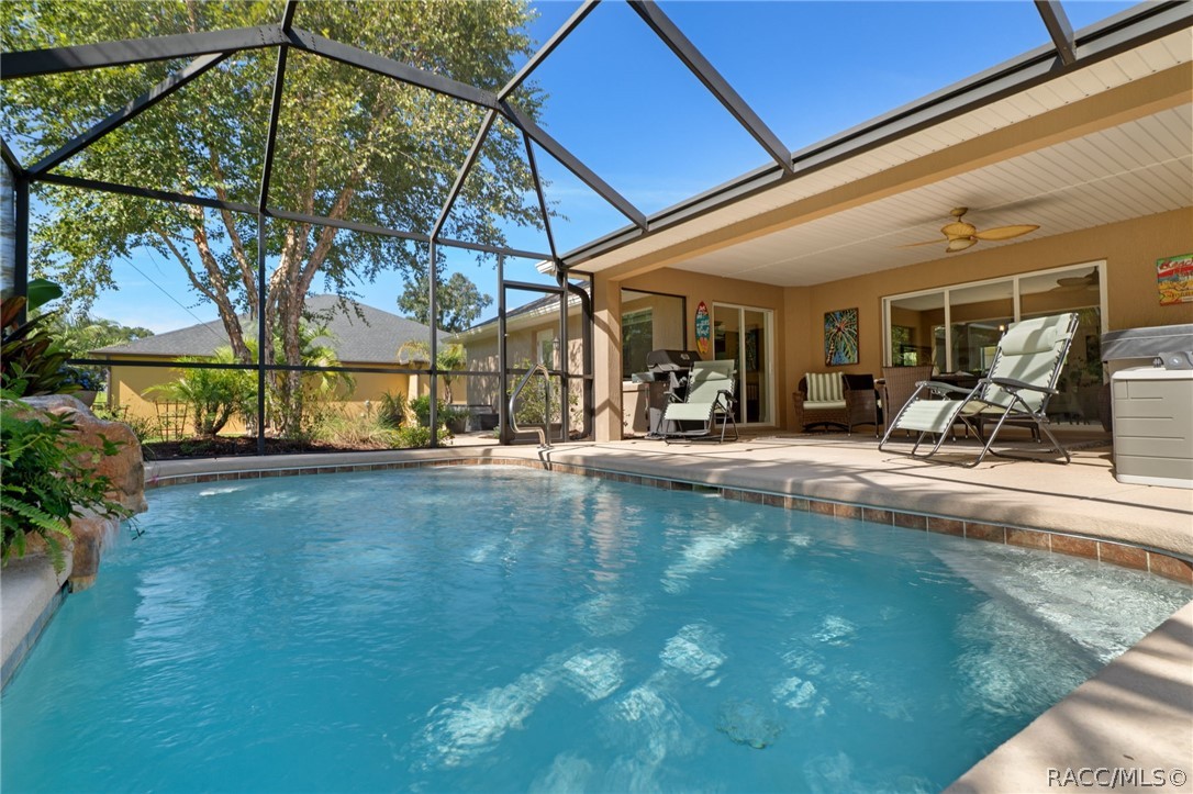 11845 N Bluff Cove Path, Dunnellon, FL 34434