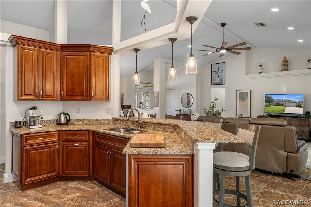 11845 N Bluff Cove Path, Dunnellon, FL 34434