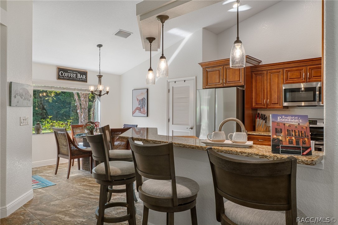 11845 N Bluff Cove Path, Dunnellon, FL 34434