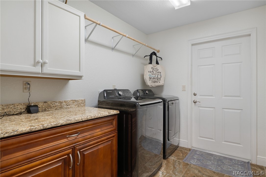 11845 N Bluff Cove Path, Dunnellon, FL 34434