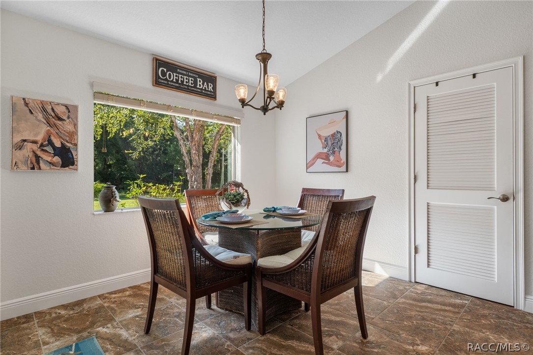 11845 N Bluff Cove Path, Dunnellon, FL 34434