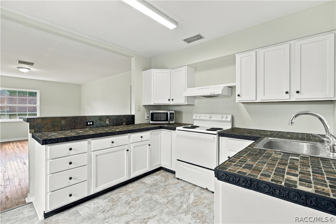 33 North Avenue W, Brooksville, FL 34601