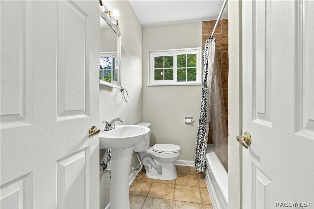 33 North Avenue W, Brooksville, FL 34601