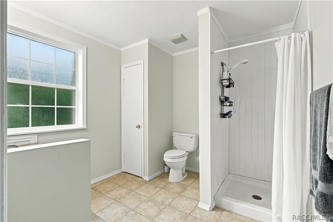 33 North Avenue W, Brooksville, FL 34601