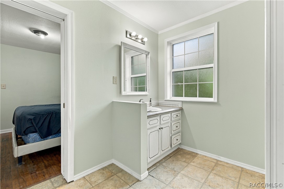 33 North Avenue W, Brooksville, FL 34601