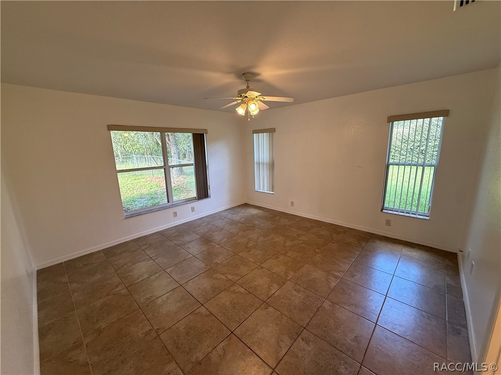 6001 N Buckland Drive, Citrus Springs, FL 34434