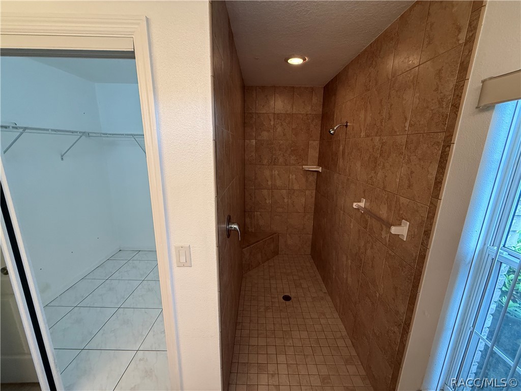 6001 N Buckland Drive, Citrus Springs, FL 34434