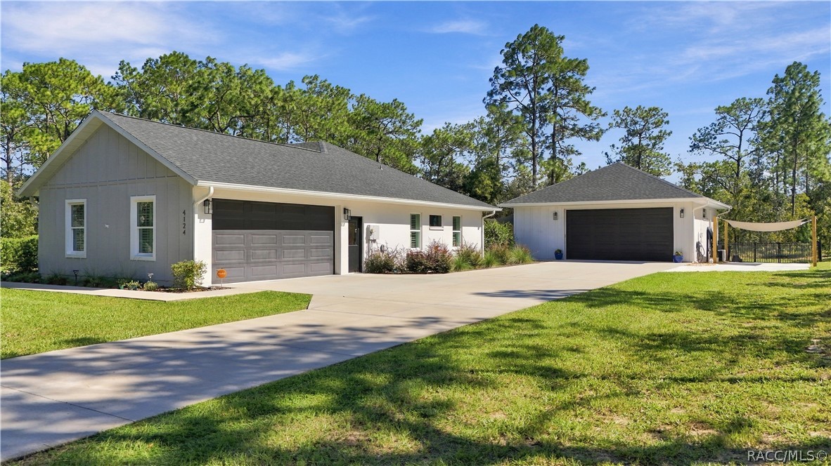 TWO GARAGES = SERIOUS SPACE!