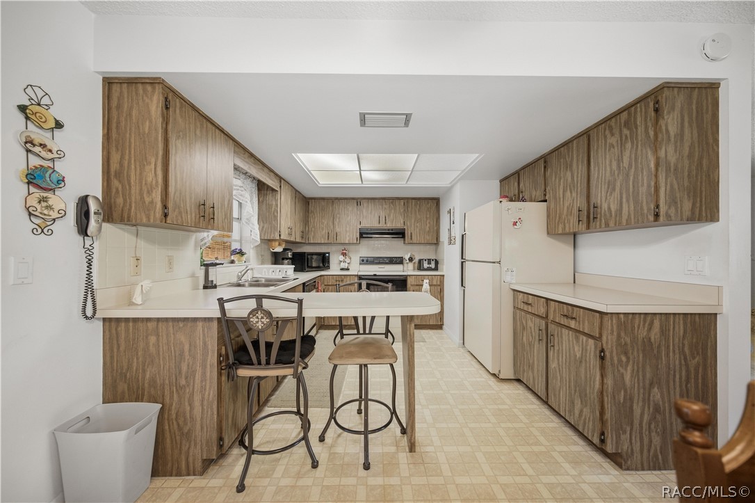 7518 W Green Acres Street, Homosassa, FL 34446