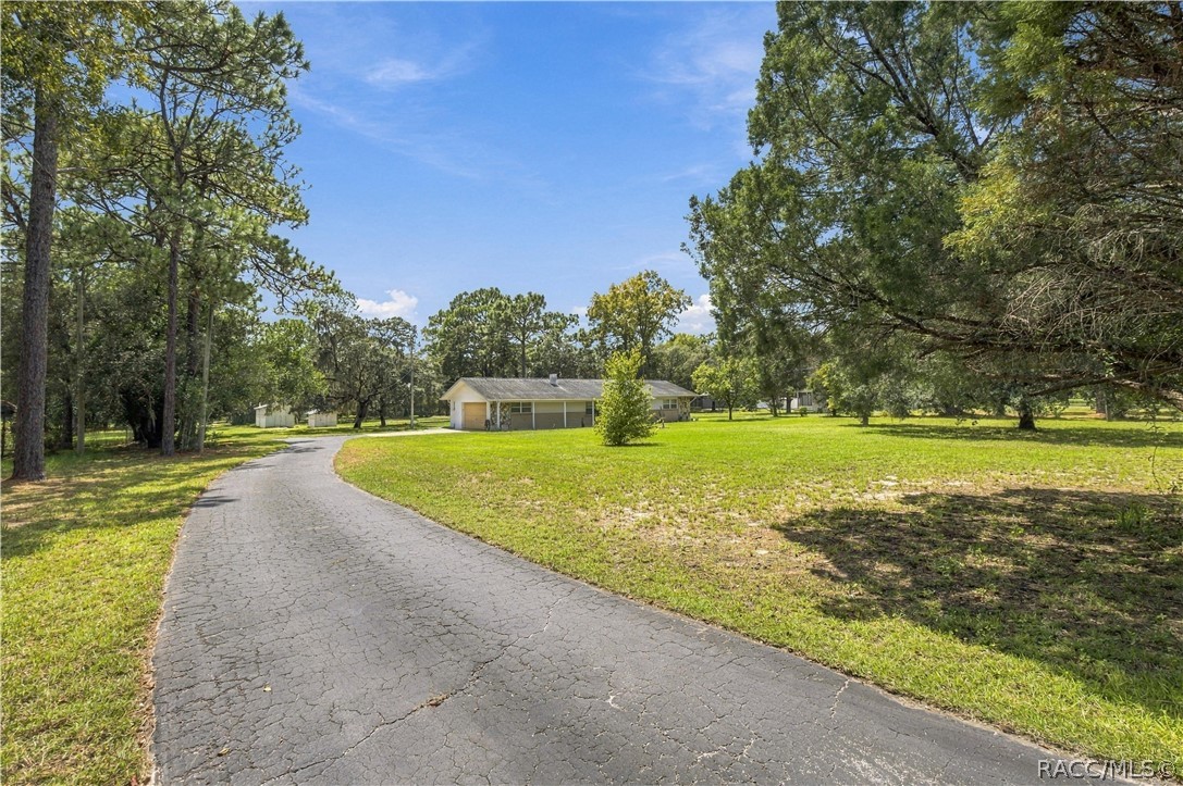 7518 W Green Acres Street, Homosassa, FL 34446