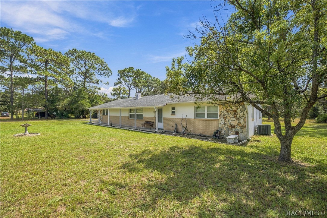 7518 W Green Acres Street, Homosassa, FL 34446